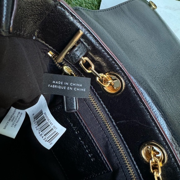 Marc Jacobs Black Leather Gold Chain-Link
Backpack - Picture 6 of 16